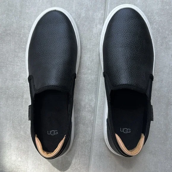 New Without Tags UGG Black Leather Alameda Slip-On Sneakers (Women’s) - Size 8.5 - Picture 4 of 11